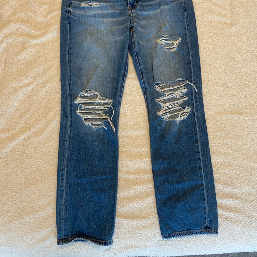 American Eagle Outfitters Medium Wash Blue Distressed Jeans - Picture 6 of 6